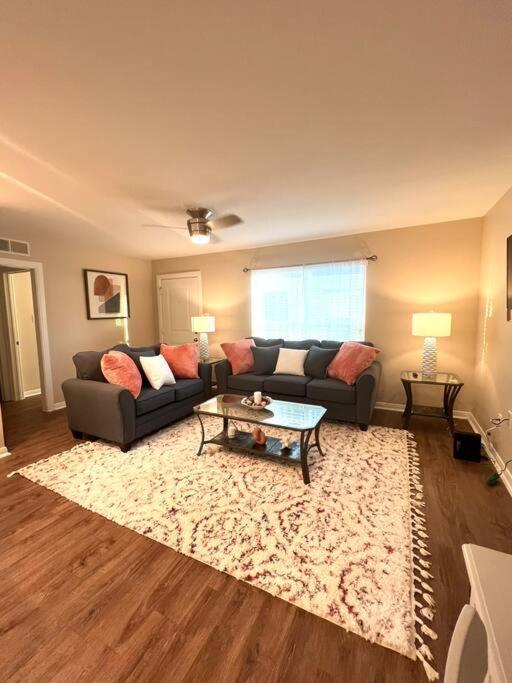 Lovely 2 Bedroom/2 Bath Houston, Heights/Galleria ภายนอก รูปภาพ
