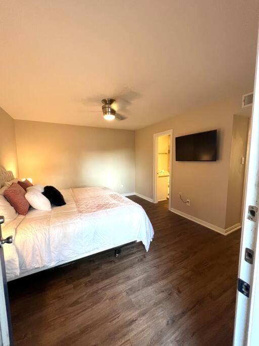 Lovely 2 Bedroom/2 Bath Houston, Heights/Galleria ภายนอก รูปภาพ