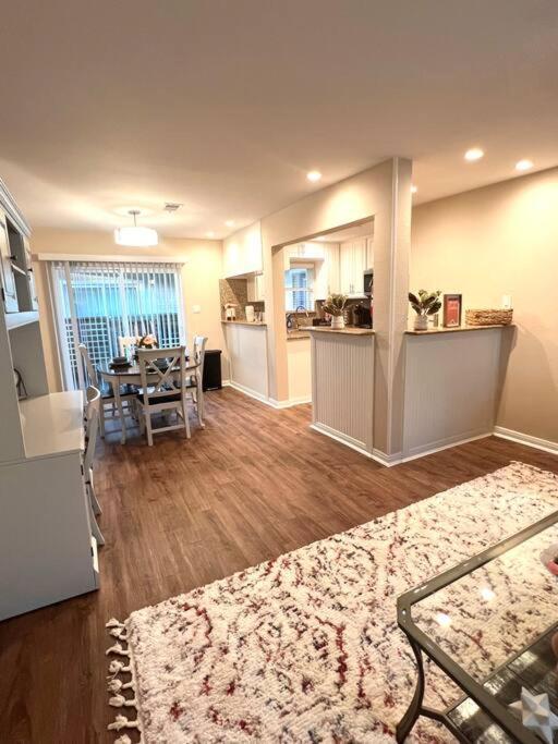Lovely 2 Bedroom/2 Bath Houston, Heights/Galleria ภายนอก รูปภาพ