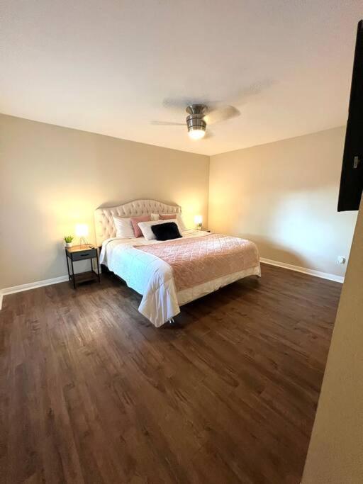 Lovely 2 Bedroom/2 Bath Houston, Heights/Galleria ภายนอก รูปภาพ